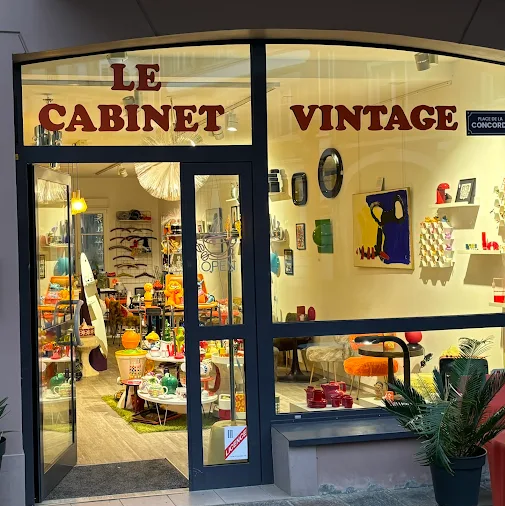 Cabinet Vintage.png
